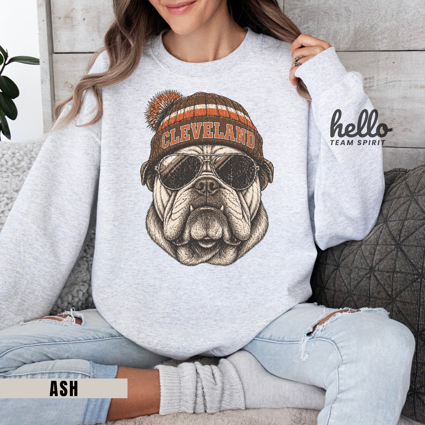 Cleveland Vintage Character Football Graphic Sweatshirt