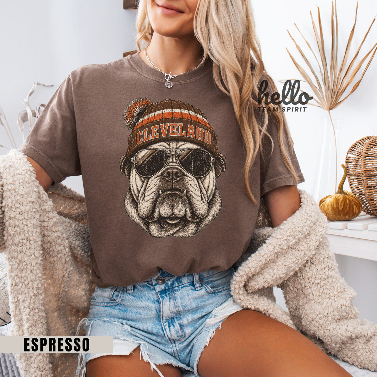 Cleveland Vintage Character Football Graphic T-shirt