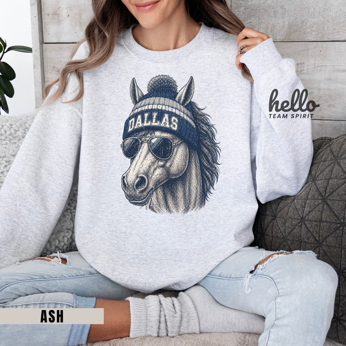 Dallas Vintage Character Football Graphic Sweatshirt