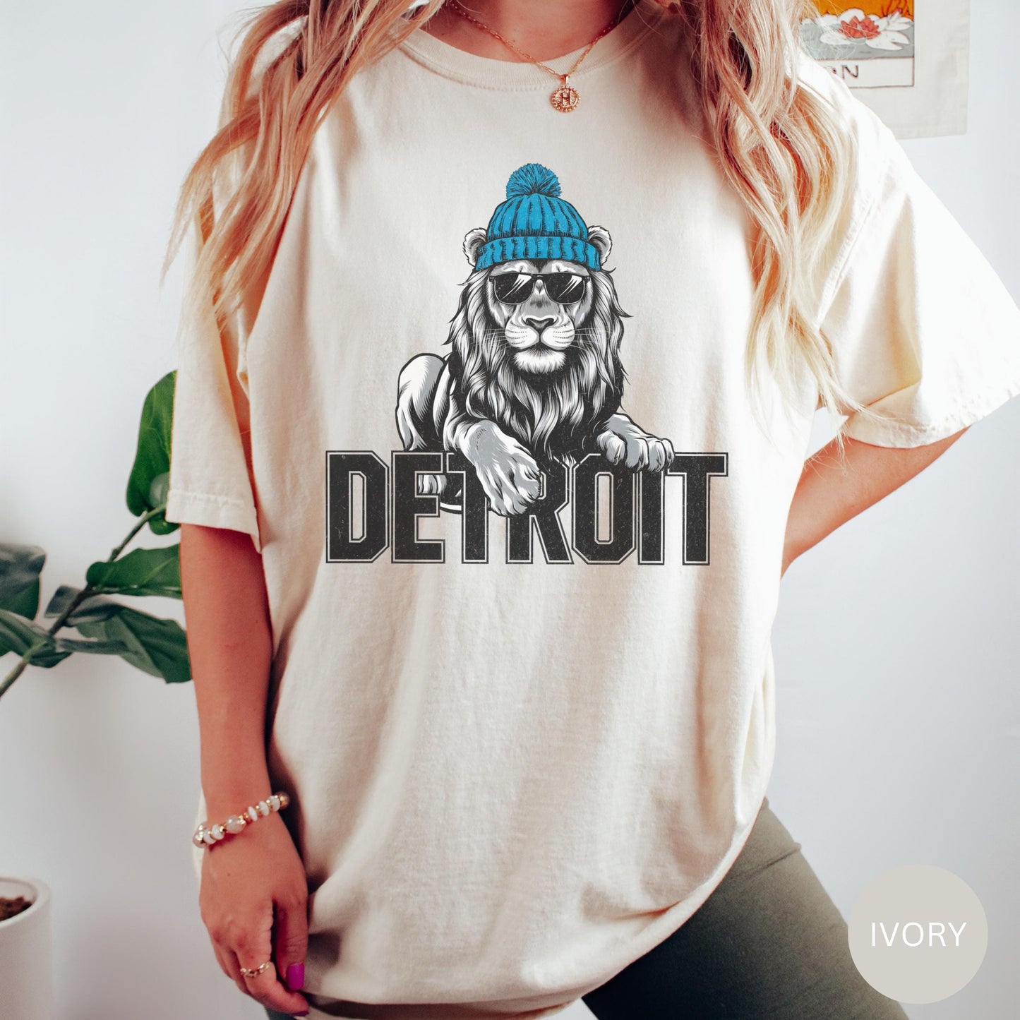 Detroit Football Crewneck TShirt, Vintage Sports Fan Apparel, Trendy Game Day Gift, Unisex Detroit Shirt, Detroit Fan Comfort Colors T