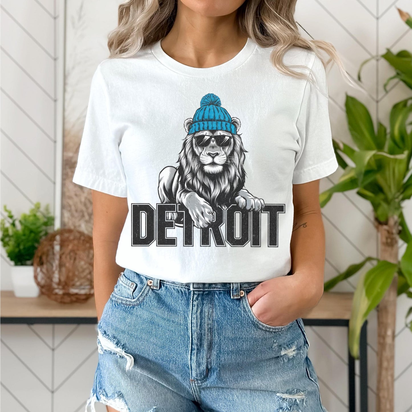 Detroit Football Crewneck TShirt, Vintage Sports Fan Apparel, Trendy Game Day Gift, Unisex Detroit Shirt, Detroit Fan Comfort Colors T