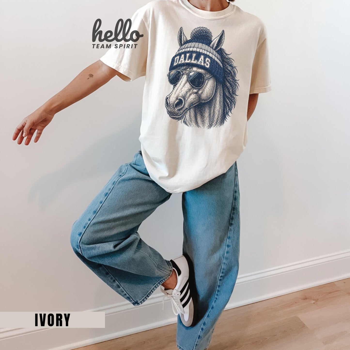 Dallas Vintage Character Football Graphic T-shirt