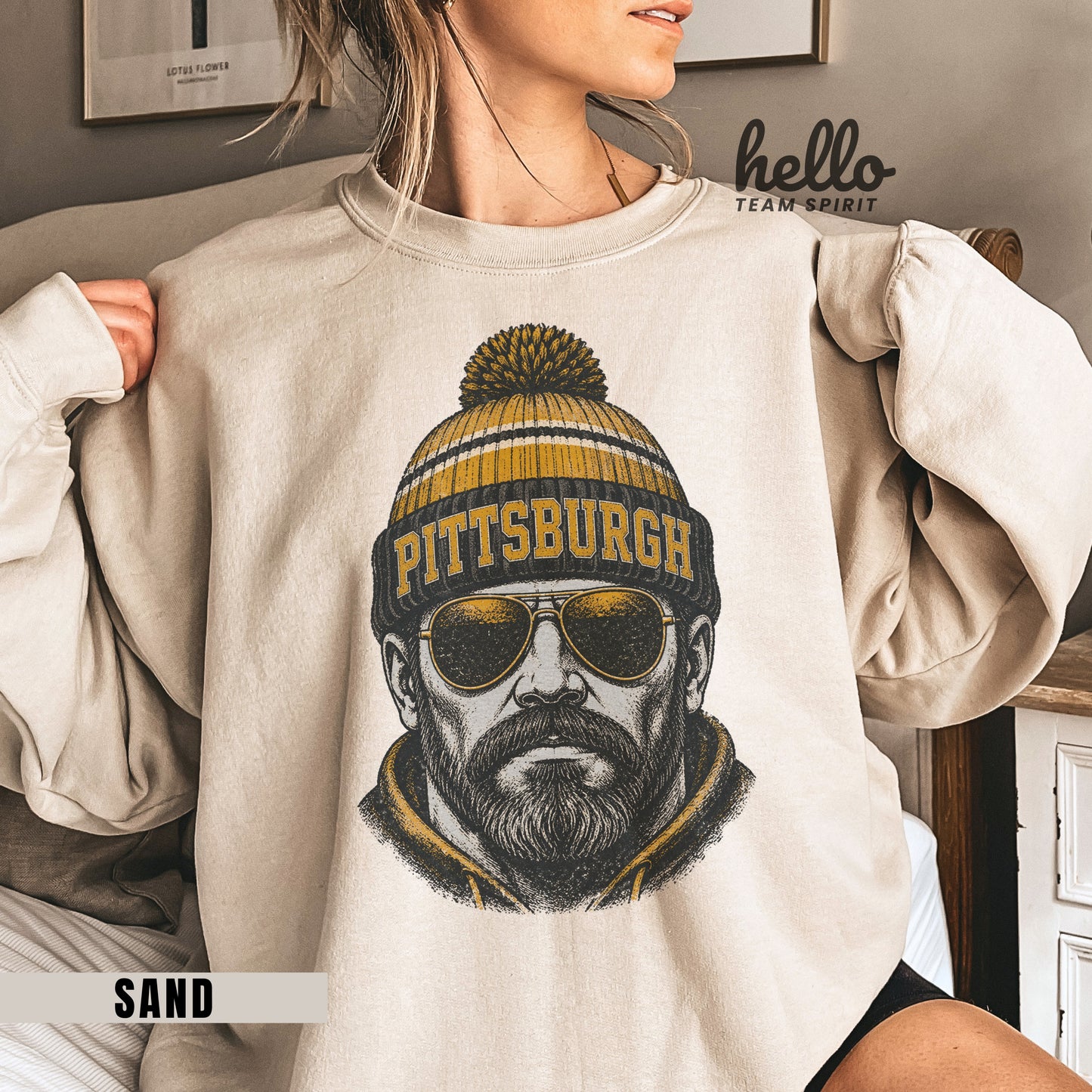 Pittsburgh Vintage Character Football Graphic Sweatshirt