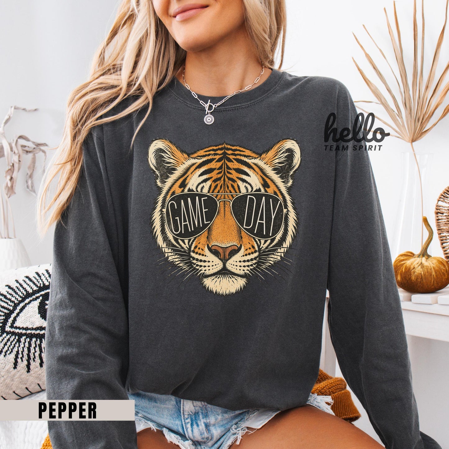 Tigers Game Day Sweatshirt, Retro Tiger Mascot Football Shirt, Team Spirit Tailgate Party Wear, Youth Adult Detroit Gameday Apparel HTS024