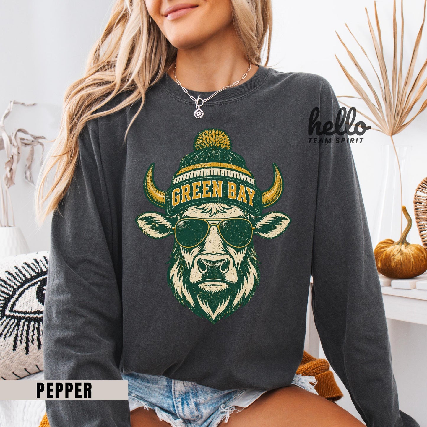 Green Bay Football Mascot Sweatshirt, Retro Game Day Shirt, Wisconsin Tailgate Party, Adult Youth Football Crewneck Sweater Apparel HTS028